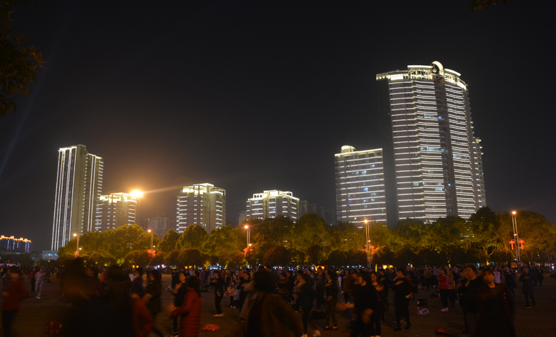 長沙一點(diǎn)兩線亮化工程 長沙一點(diǎn)兩線亮化工程